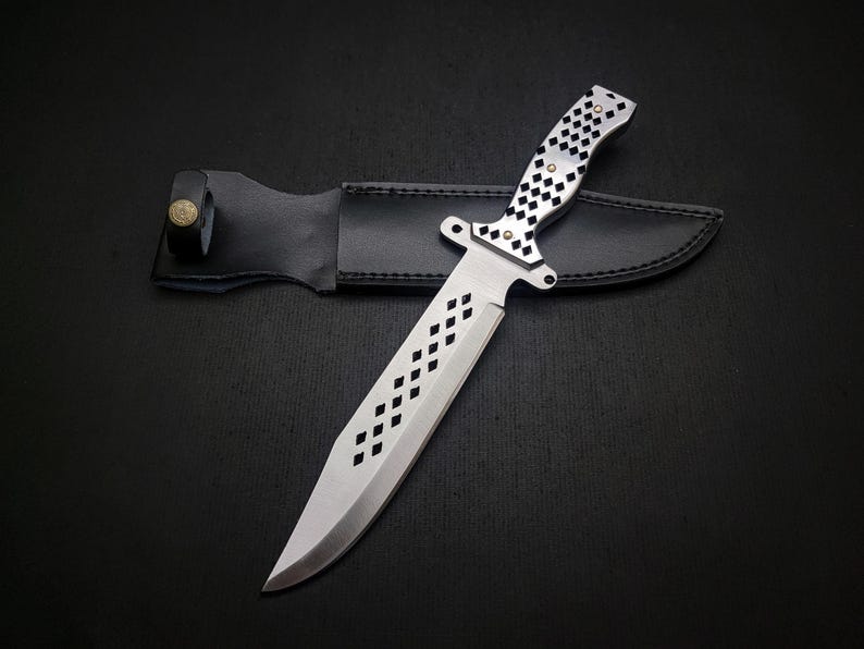 13" TWD Diamond Knife of Daryl Dixon in Just $69 (Spring Steel & D2 Steel versions are Available) from The Walking Dead Knives